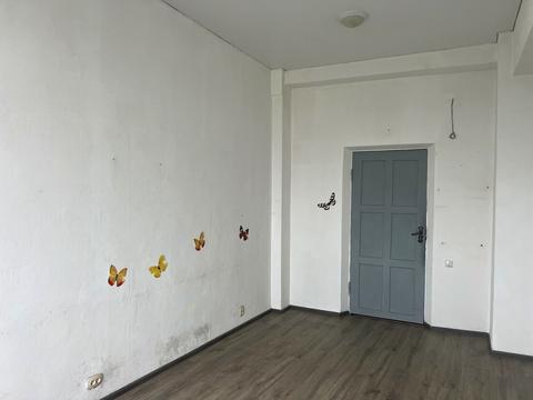 комерційна за адресою Визволення вул., 2