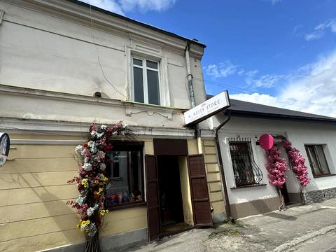 коммерческая по адресу Вечевая пл., 17