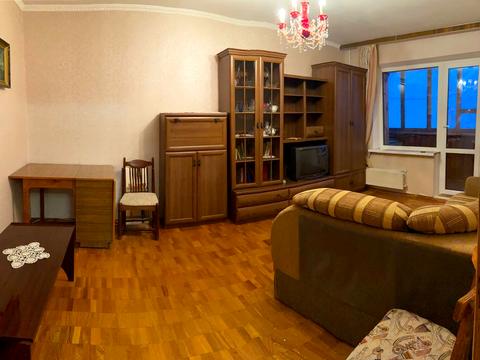 квартира по адресу Ревуцкого ул., 19/1