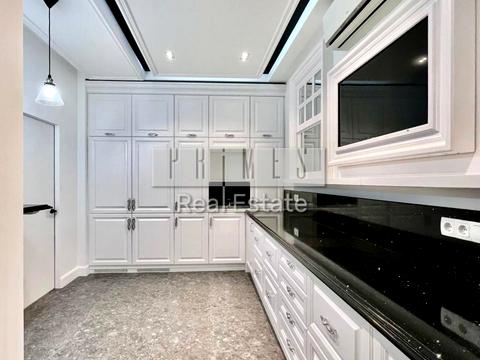 коммерческая по адресу Кловский спуск, 7a