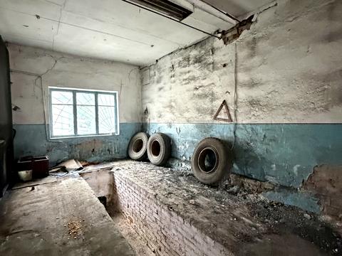 комерційна за адресою Кам'янецька вул., 96