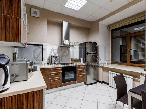 комерційна за адресою Хрещатик вул. (Kreschatic), 25
