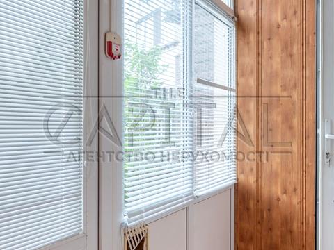 комерційна за адресою Драгоманова вул., 1-Д