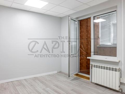 комерційна за адресою Драгоманова вул., 1-Д