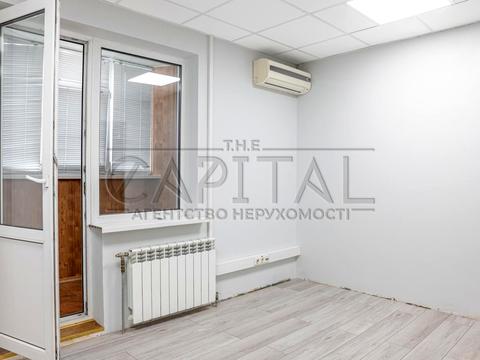 комерційна за адресою Драгоманова вул., 1-Д
