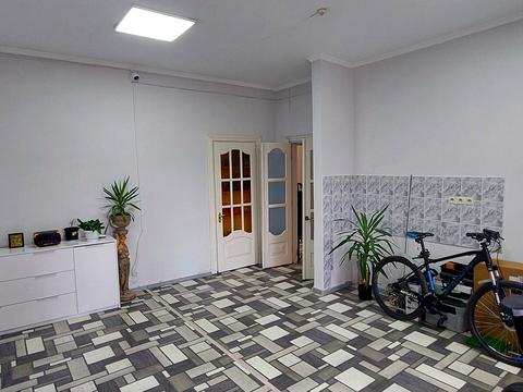 комерційна за адресою Молодіжна вул., 52