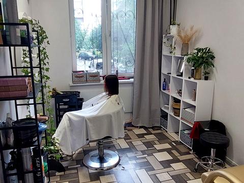комерційна за адресою Молодіжна вул., 52