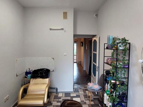 комерційна за адресою Молодіжна вул., 52