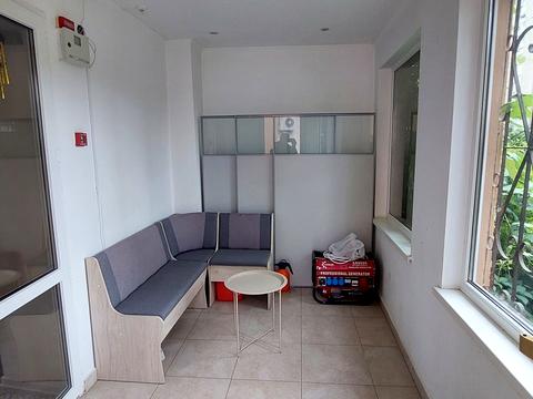 комерційна за адресою Молодіжна вул., 52