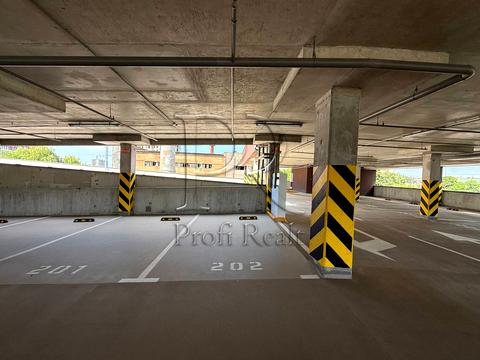 паркомісце за адресою Віктора Некрасова вул. (Північно-Сирецька), 8