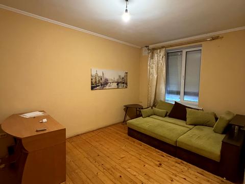 квартира за адресою Сталеварів вул., 12