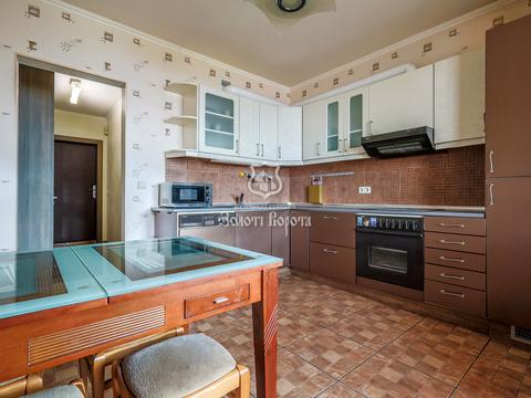 квартира за адресою Ревуцького вул., 42-А