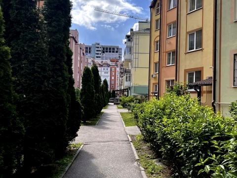 квартира за адресою Академіка Лебедєва вул., 1