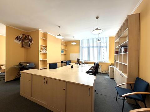 комерційна за адресою Олени Пчілки вул., 5