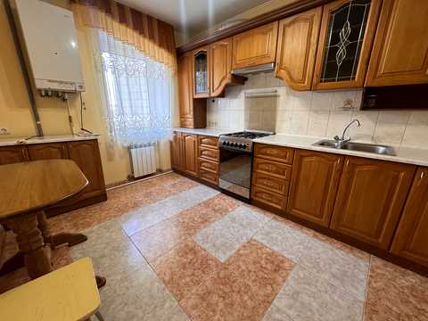квартира за адресою Торговиця вул., 37