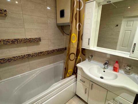 квартира за адресою Академіка Корольова вул., 74б
