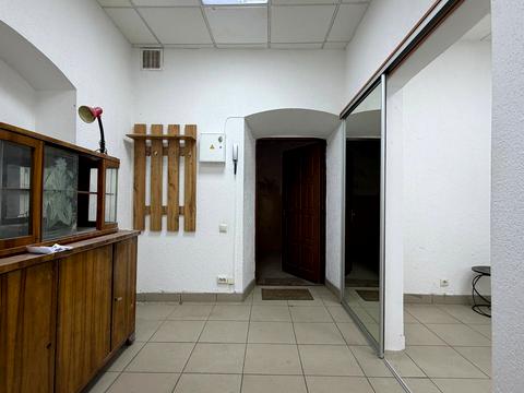 коммерческая по адресу Краковская ул., 24