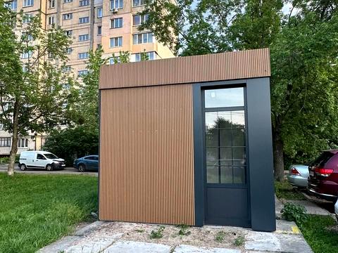 комерційна за адресою Академіка Корольова вул., 10