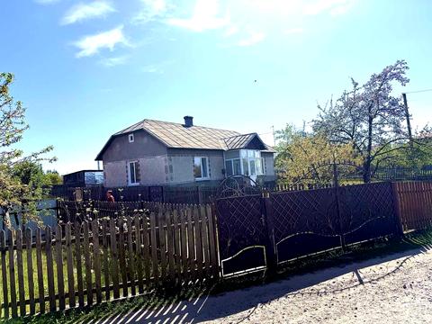 будинок за адресою с. Старий Добротвір, Набужна, 33