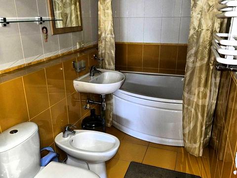 будинок за адресою Київська вул., 2/4
