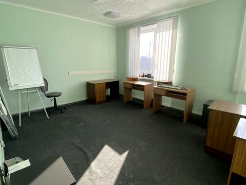 комерційна за адресою Академіка Белелюбського вул., 44