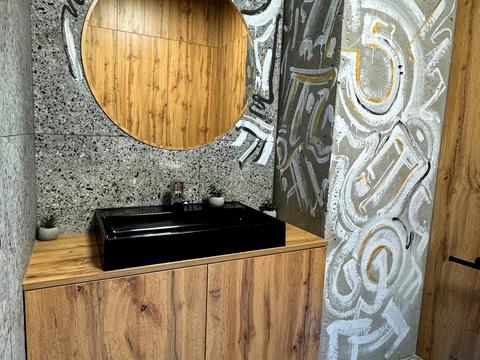 комерційна за адресою Трускавецька вул., 10-Г