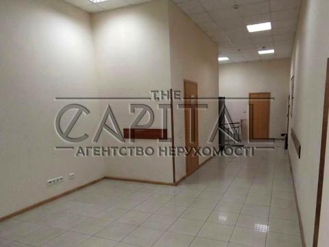 комерційна за адресою Велика Житомирська вул., 18