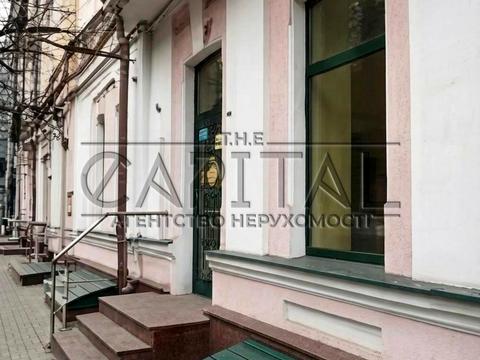 комерційна за адресою Велика Житомирська вул., 18
