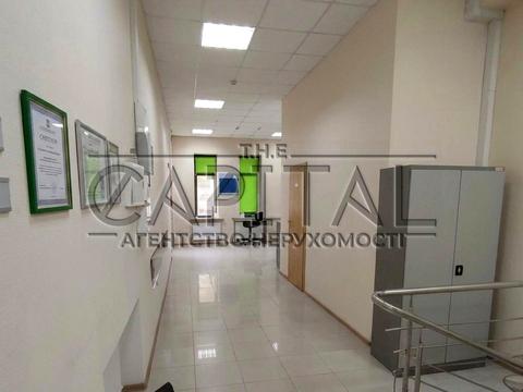 комерційна за адресою Велика Житомирська вул., 18