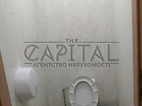 комерційна за адресою Велика Житомирська вул., 18