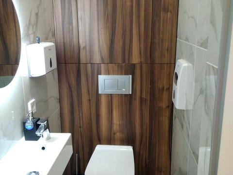 комерційна за адресою Кловський узвіз, 7a