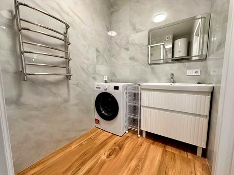 квартира за адресою Причальна вул., 8