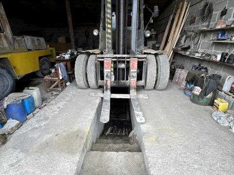 коммерческая по адресу Урочище, 1