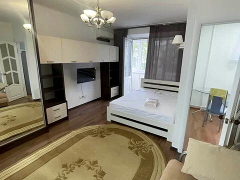 квартира по адресу Строителей ул., 29/8