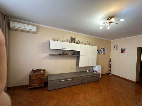 квартира за адресою Миколи Голего вул. (Лебедєва-Кумача), 5