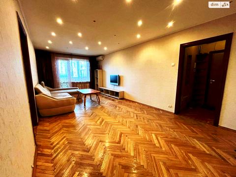 квартира за адресою Анни Ахматової вул., 6