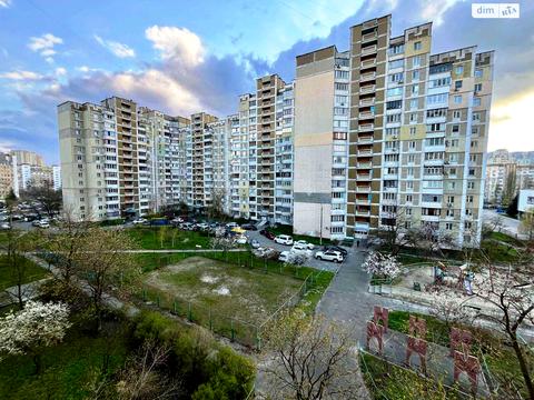 квартира за адресою Анни Ахматової вул., 6
