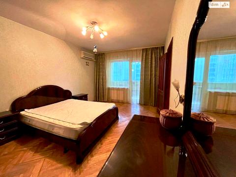 квартира за адресою Анни Ахматової вул., 6
