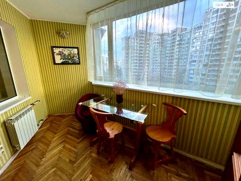 квартира за адресою Анни Ахматової вул., 6