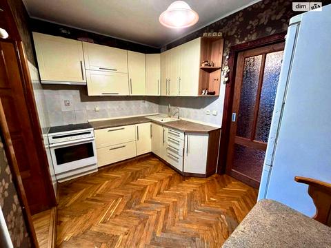 квартира за адресою Анни Ахматової вул., 6