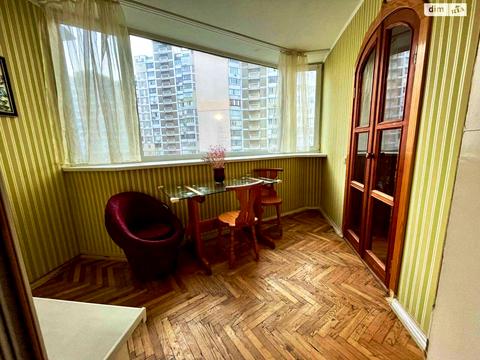 квартира за адресою Анни Ахматової вул., 6