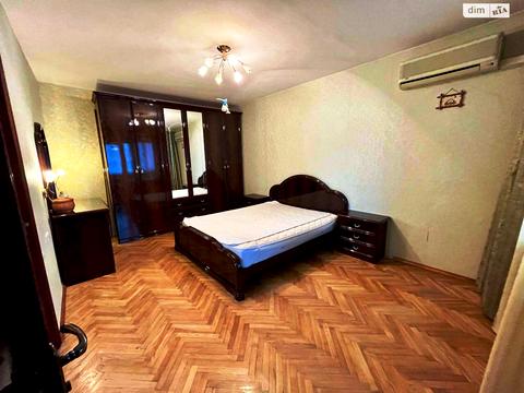 квартира за адресою Анни Ахматової вул., 6