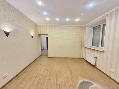 комерційна за адресою Мечникова вул., 2/1