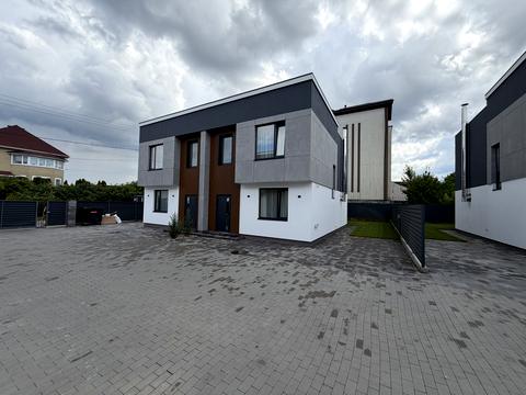 будинок за адресою Каштанова, 40