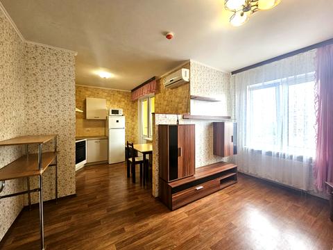 квартира за адресою Софії Русової вул., 1