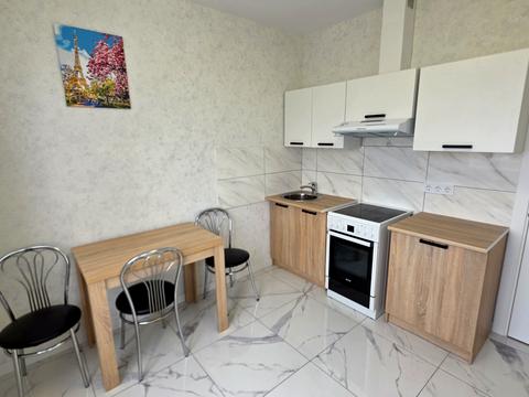 квартира за адресою Ярослава Гашека бульв., (Будинок 3)
