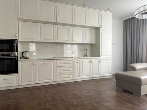 квартира за адресою Київ, Дніпровська набережна вул., 18-А
