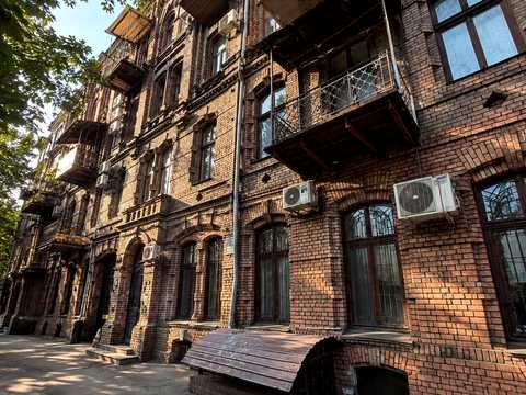 комерційна за адресою Велика Арнаутська вул., 10