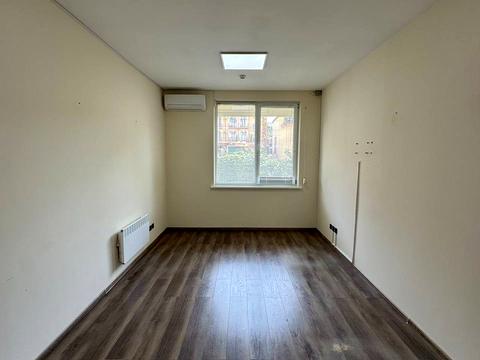 комерційна за адресою Тернопільська вул., 21