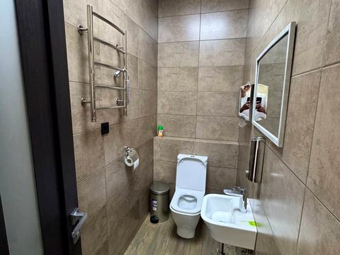 комерційна за адресою Тернопільська вул., 21